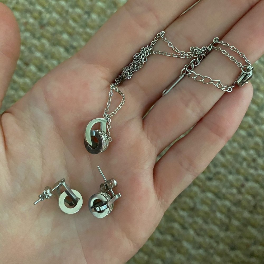 Jewelery set - Picture 2 of 2